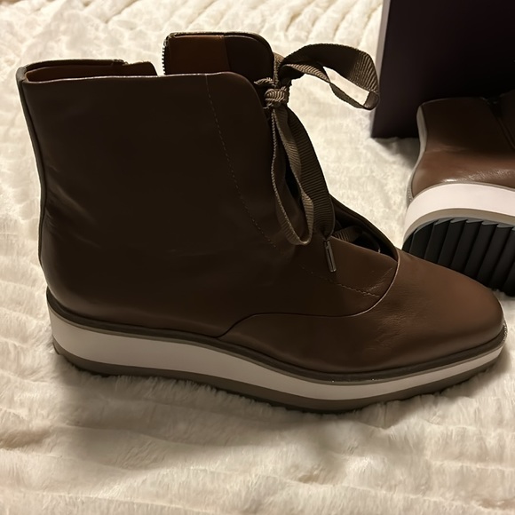 Women’s Booties 8.5 by Johnson & Murphy Taupe (New) - Picture 7 of 9